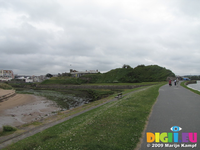 SX07009 Dry Bude river bed and canal